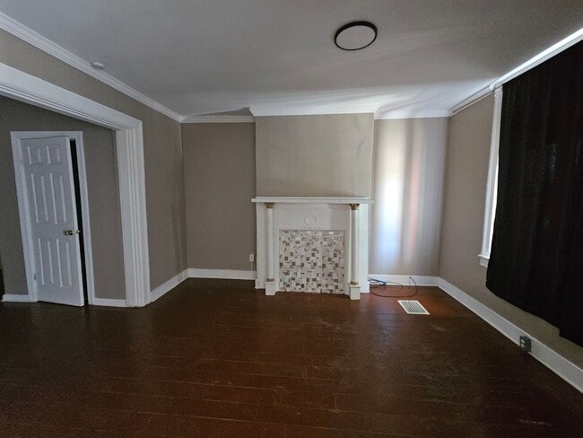 Building Photo - Newly updates 2 bedroom 1 bath for rent in...