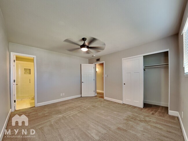 Building Photo - 3037 N 81st St