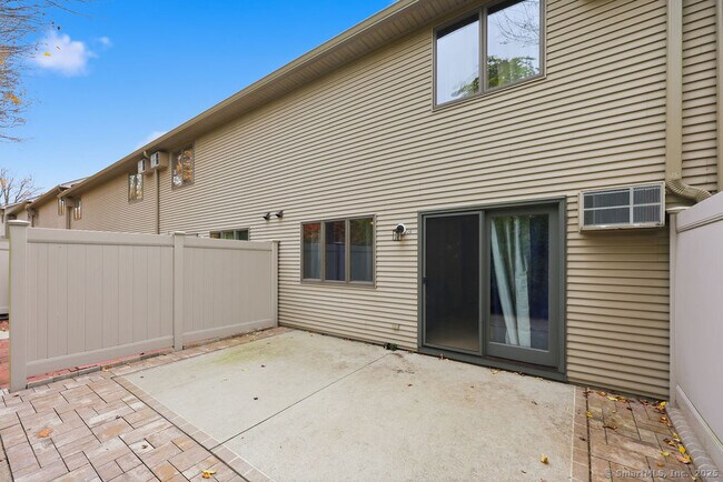 Building Photo - 25 Washington St