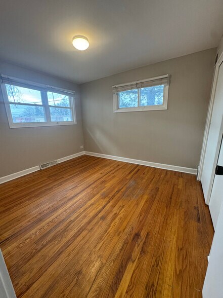 Building Photo - 8944 Skokie Blvd