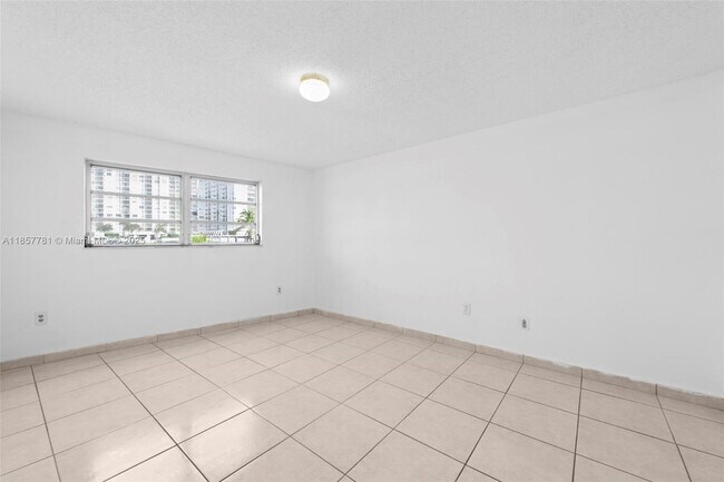 Building Photo - 4101 Indian Creek Dr