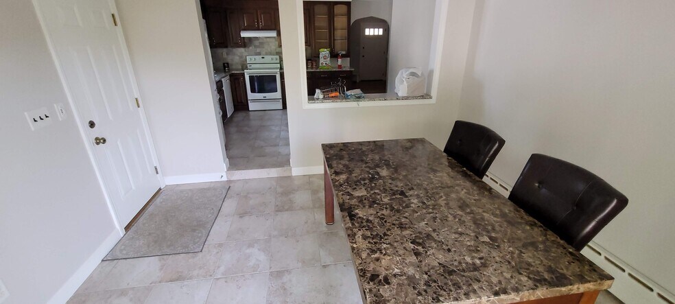 Building Photo - 2520 Madison Ave