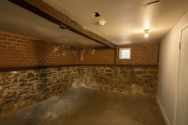 Building Photo - 347 Hannum Ave