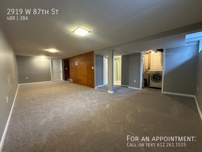 Building Photo - 2919 W 87th St