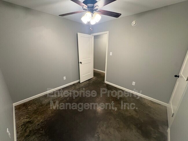 Building Photo - 3187 E Shirley Cir