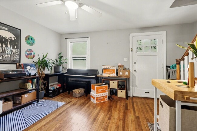 Building Photo - Charming 2BR + Office Home with Fenced Yards & Spacious Living – Available June 2026