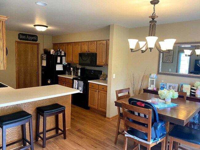 Building Photo - 1133 Ellys Way