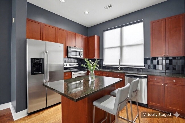 Building Photo - Modern Multi-Level 2BR Retreat with Garage Near Uptown Charlotte