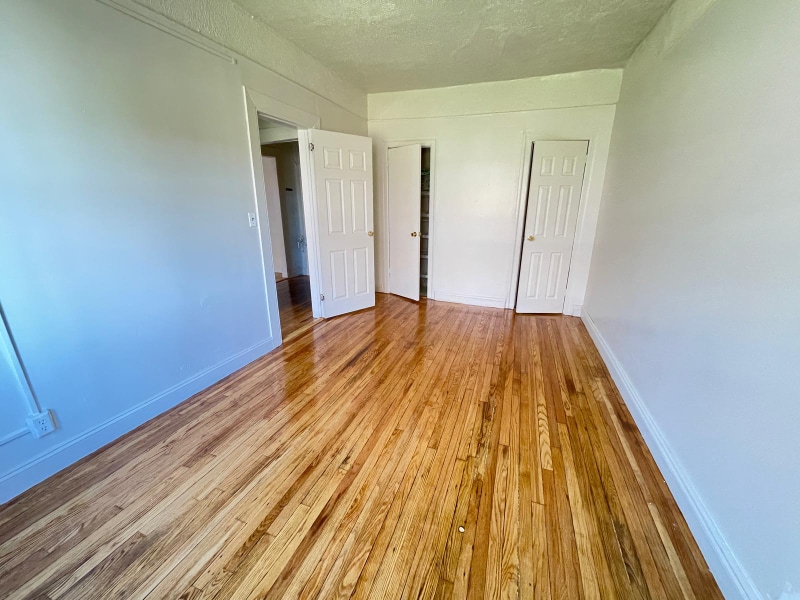 Building Photo - 4120 Carpenter Ave