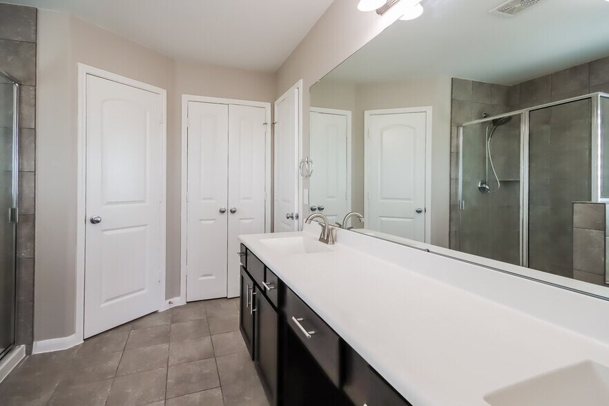 Building Photo - 15002 Golden Summer Ct