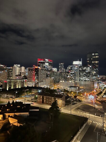 Building Photo - 20 Rutledge St