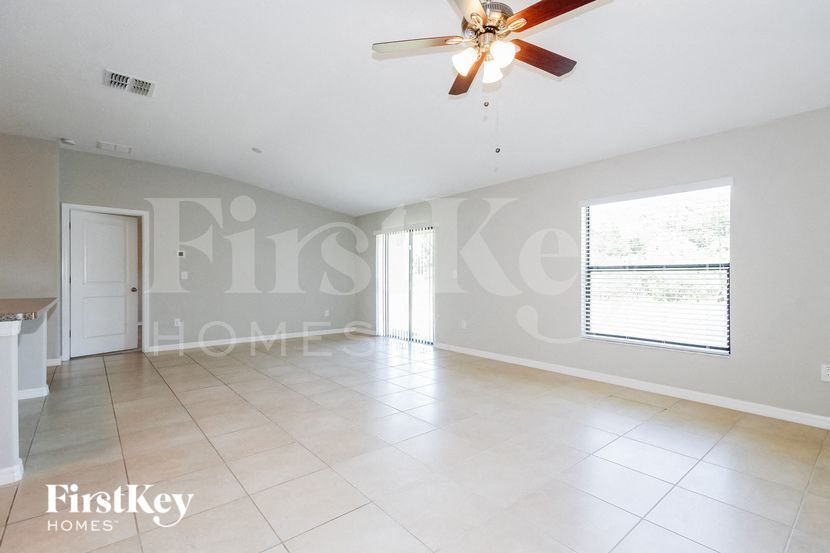 Building Photo - 9637 Sage Creek Dr