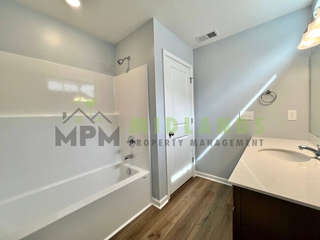 Building Photo - 333 Canary Grass Ct