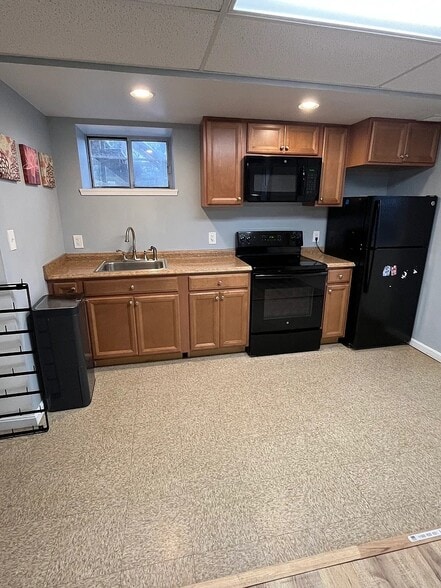 Building Photo - 17101 Clear Creek Dr