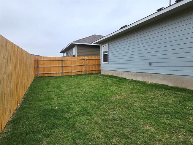 Building Photo - 128 Dollars Dr