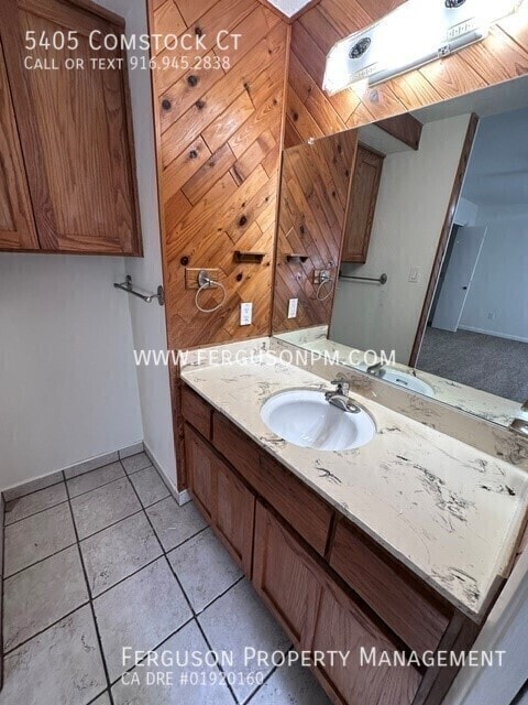 Building Photo - 5405 Comstock Ct