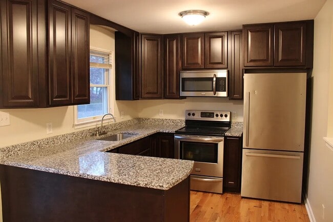 Building Photo - 7 White Birch Dr