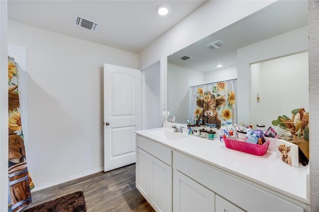 Building Photo - 17409 Ginning Ct