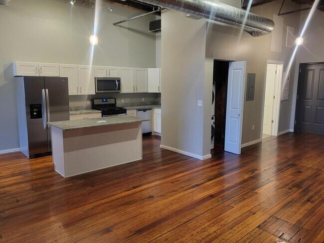 Primary Photo - 116 N 5th St