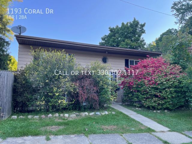Primary Photo - Spacious 4 bedroom home for rent - Akron