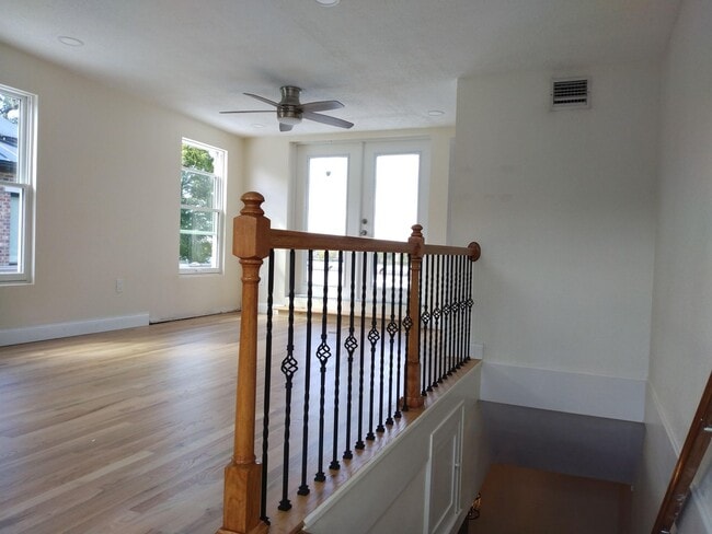 Building Photo - 721 Terrace Blvd