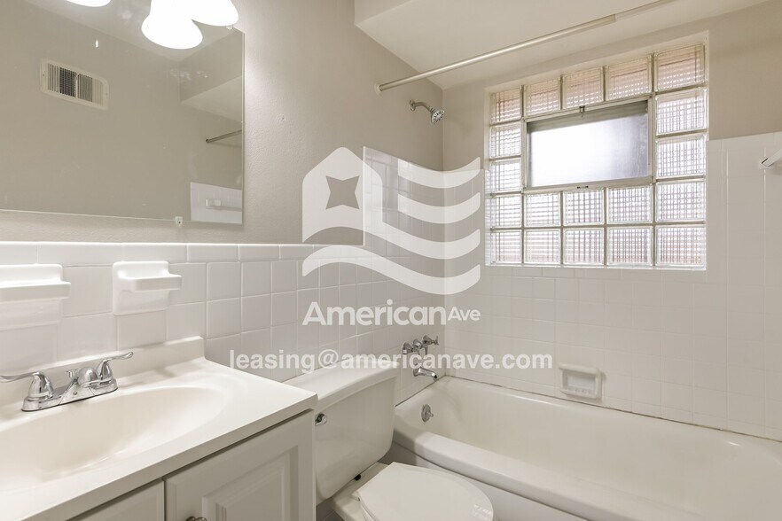 Building Photo - 13355 Old Halls Ferry Rd