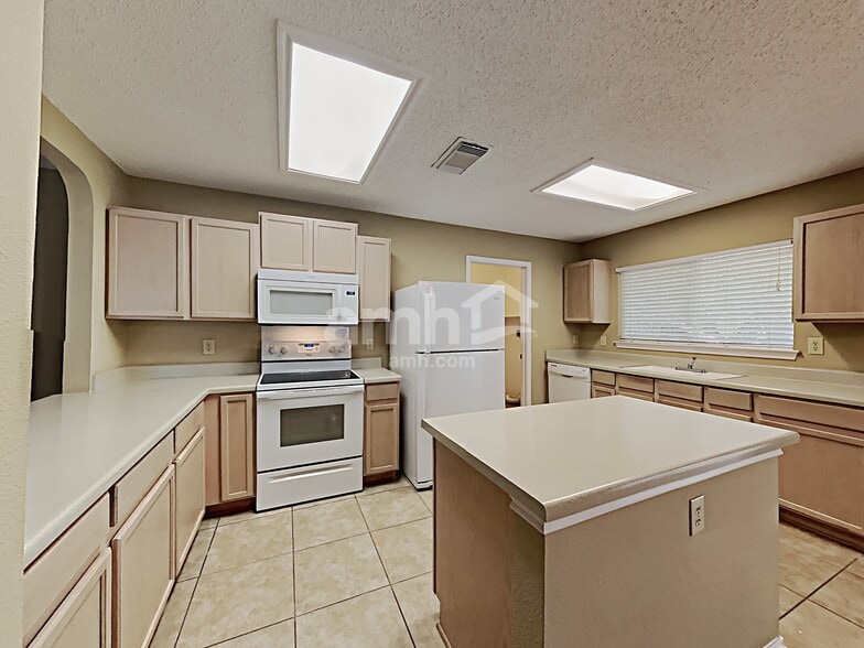 Building Photo - 10542 Westfield Pl