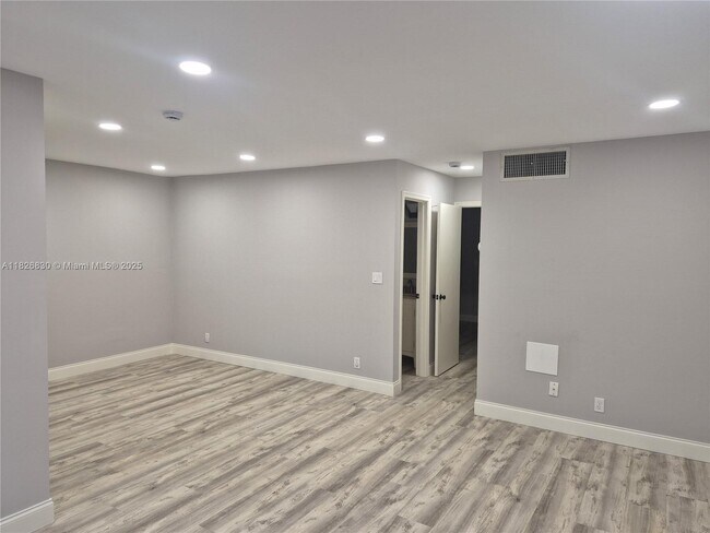 Building Photo - 407 SW Natura Ave
