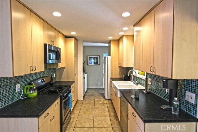 Building Photo - 6431 Yale Cir