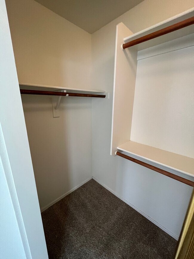 Building Photo - 4 Weeks of Free Rent! - Three bedroom Sing...