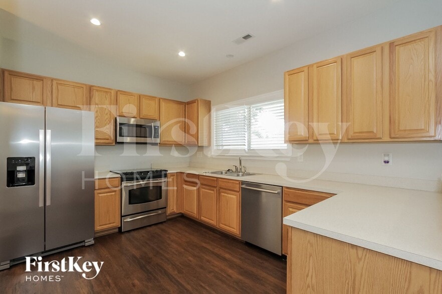 Building Photo - 9220 Ducati Ln