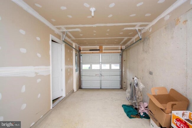 Building Photo - 405 Signal Ct