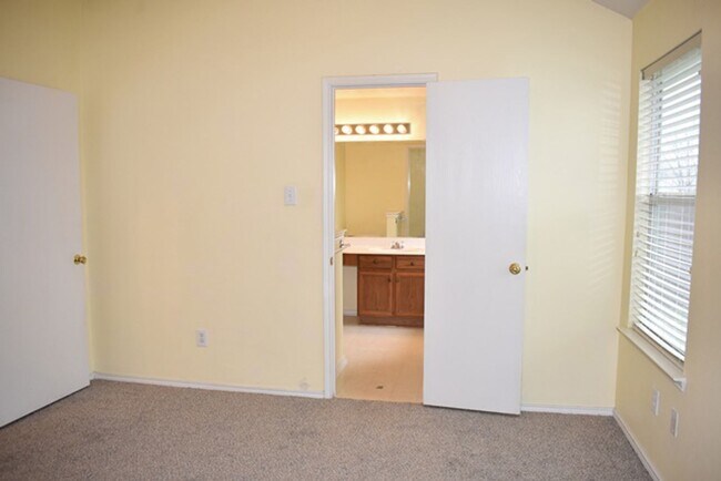 Building Photo - AVAILABLE NOW - Charming 3 Bed Home in Denton | Open Layout, Fireplace, Large Backyard