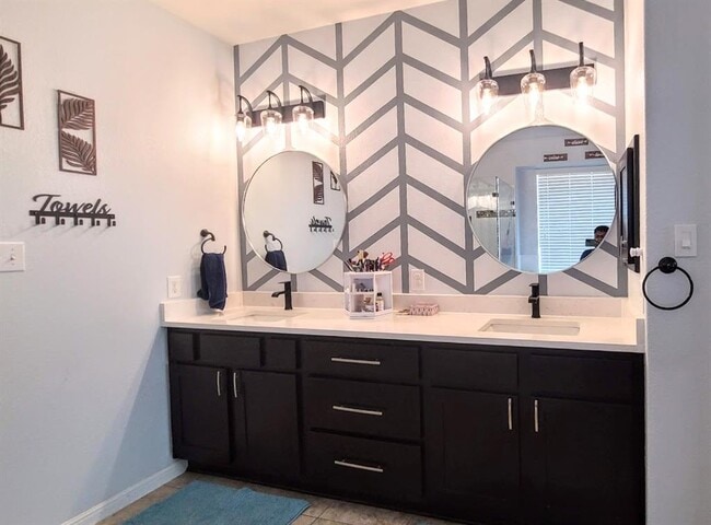 Building Photo - 1721 Buffalo Thunder