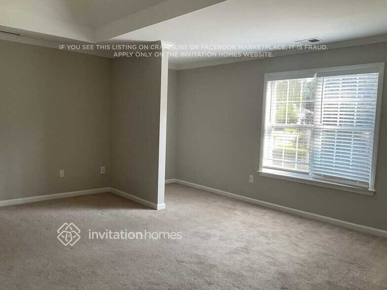 Building Photo - 2617 Lone Oak Trail