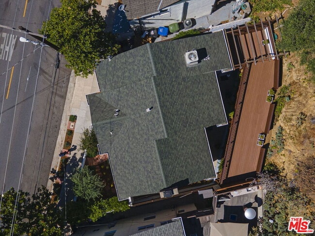 Building Photo - 2318 Canyon Dr
