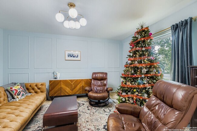 Building Photo - 146 Canyon Oaks Dr