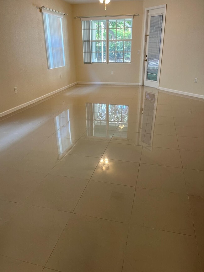 Building Photo - 1506 Fenton Dr