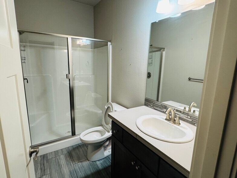 ADU Bathroom - 4124 SW Mawrcrest Ave