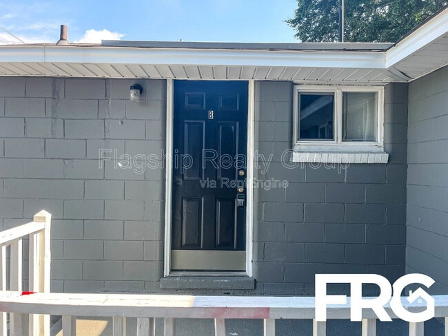 Building Photo - 600 Howell St