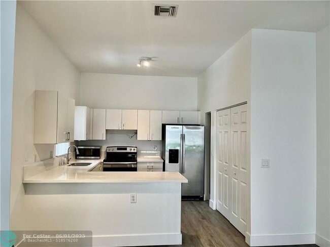 Building Photo - 16220 Emerald Cove Rd