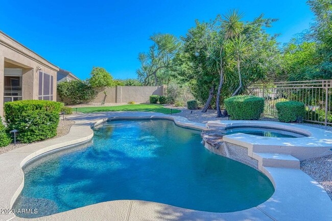 Building Photo - 7553 E Buteo Dr
