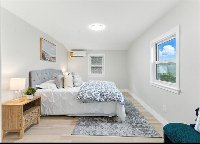 Building Photo - 76 Orchard St