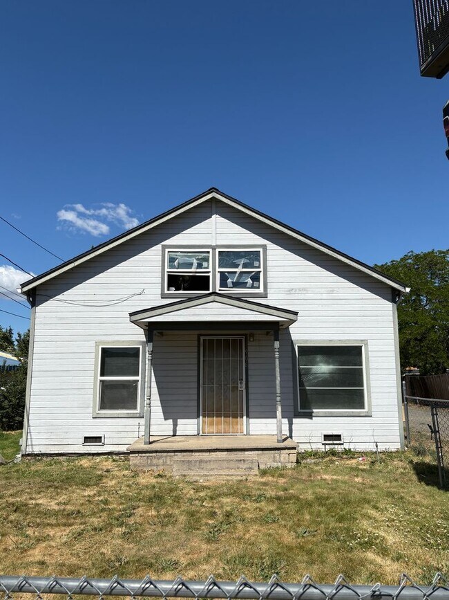 Building Photo - 906 N Central Ave
