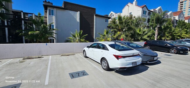 Building Photo - UTC - LA JOLLA - The Venetian - Nice STUDI...