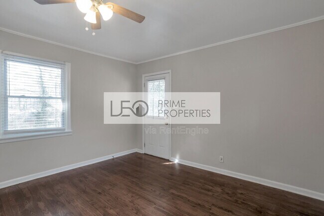 Building Photo - 751 Yale Pl SW