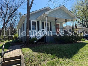 Building Photo - Charming 3BR Home with Fenced Yard, Hardwood Floors and Classic Built Ins