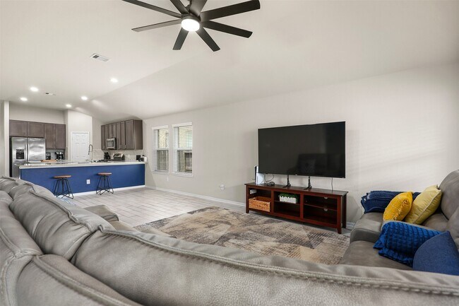 Building Photo - 2214 Sand Lily Dr