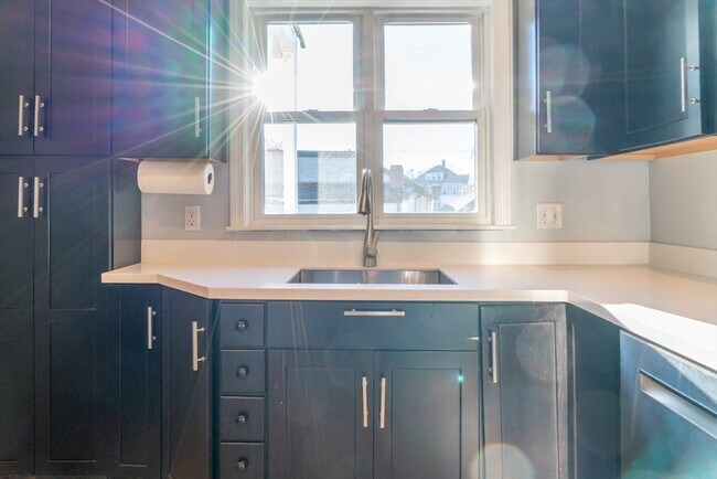 Building Photo - 15 Pembroke St