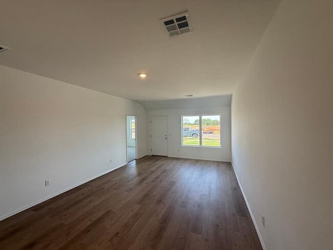 Building Photo - 668 SW 11th St